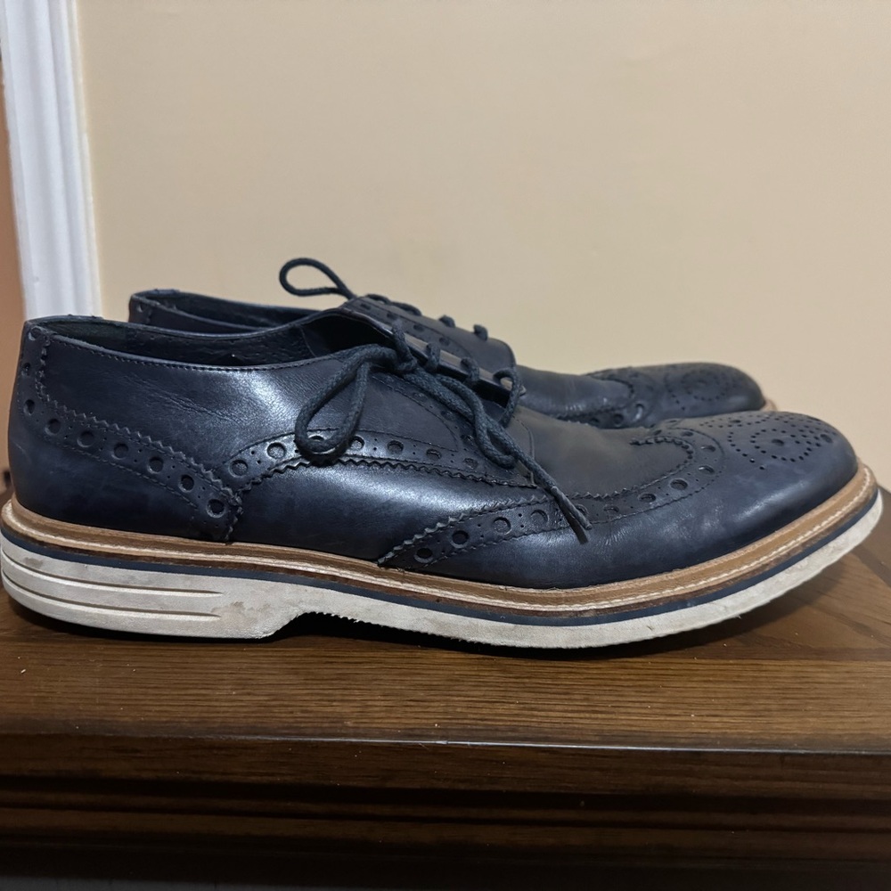 Elegant Black Leather Men's Oxfords